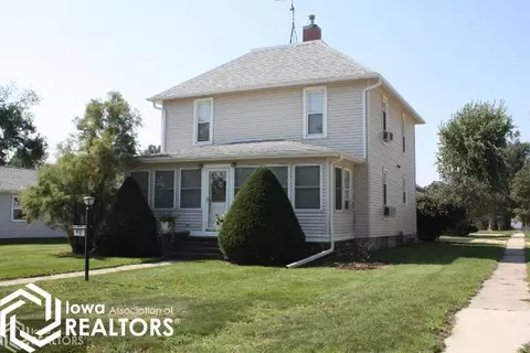 910 NE 4th St, Hampton, IA 50441 photo 1