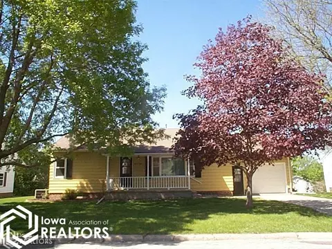908 4th Ave SE, Hampton, IA 50441 photo 1