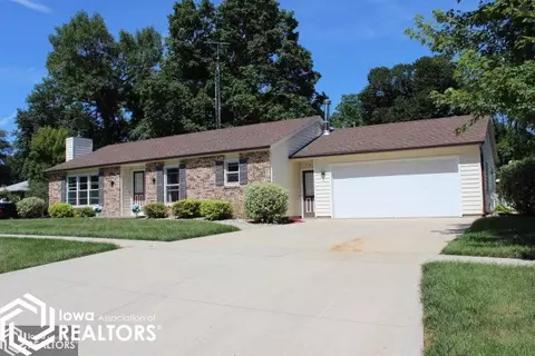 704 2nd Ave SE, Hampton, IA 50441 photo 1