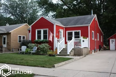 441 NE 11th St, Hampton, IA 50441 photo 1