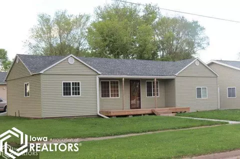 721 8th Ave SW, Hampton, IA 50441 photo 1