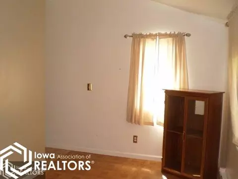 449 10th Ave NE, Hampton, IA 50441 photo 2
