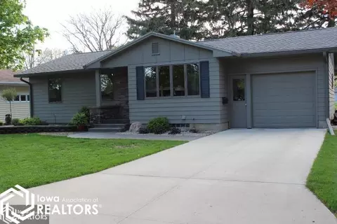 815 5th St SW, Hampton, IA 50441 photo 1