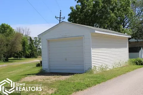 220 3rd Ave SW, Hampton, IA 50441 photo 4