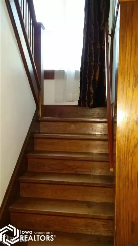 910 12th St, Eldora, IA 50627 photo 7
