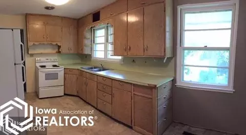 203 4th Ave Dr NE, Hampton, IA 50441 photo 2
