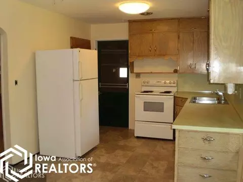 203 4th Ave Dr NE, Hampton, IA 50441 photo 3