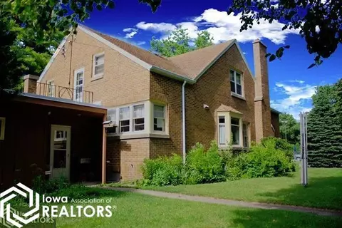 19 4th St SE, Hampton, IA 50441 photo 2