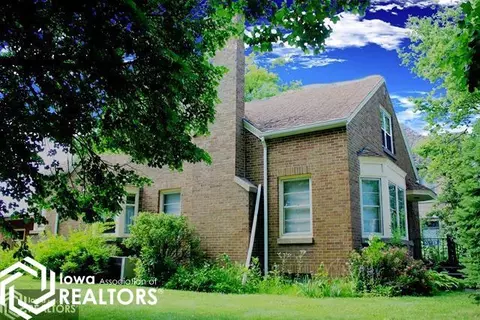19 4th St SE, Hampton, IA 50441 photo 3