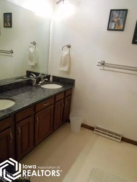 1410 80th, Hampton, IA 50441 photo 9