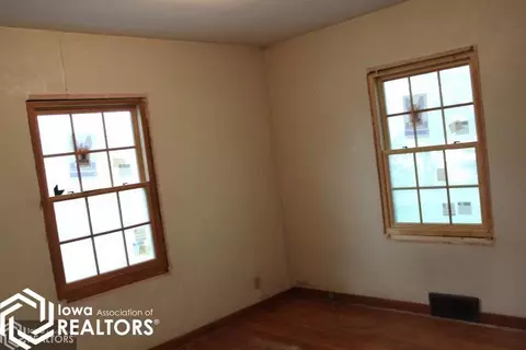 608 2nd St SE, Hampton, IA 50441 photo 6