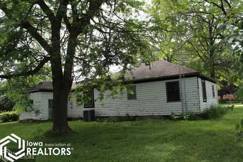 608 2nd St SE, Hampton, IA 50441 photo 3
