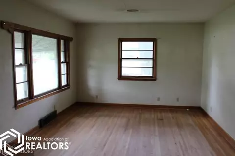 608 2nd St SE, Hampton, IA 50441 photo 5