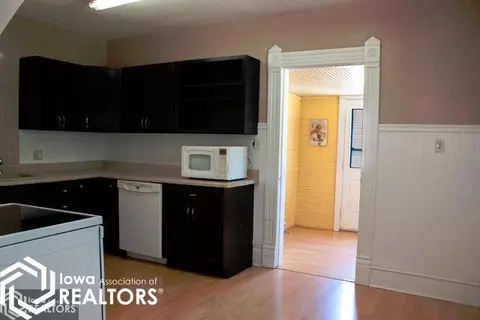 805 Central Ave E, Hampton, IA 50441 photo 4