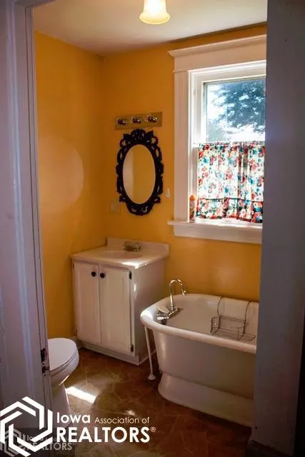 805 Central Ave E, Hampton, IA 50441 photo 5