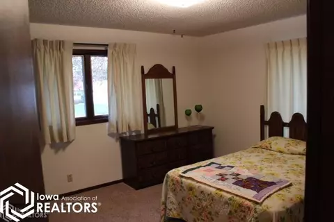 201 17th Ave NE, Hampton, IA 50441 photo 17