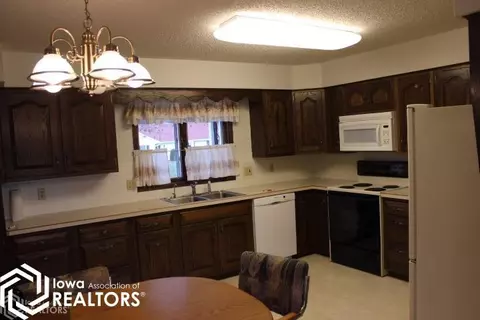 201 17th Ave NE, Hampton, IA 50441 photo 8