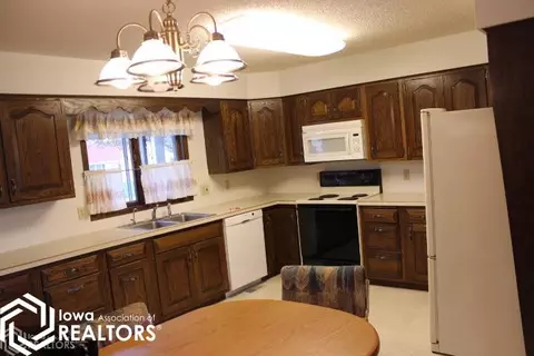 201 17th Ave NE, Hampton, IA 50441 photo 5