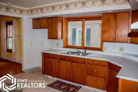 3 3rd Ave NW, Hampton, IA 50441 photo 6