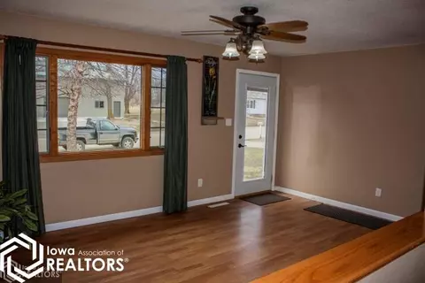 309 9th St NW, Hampton, IA 50441 photo 8