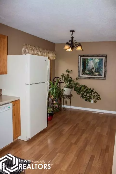 309 9th St NW, Hampton, IA 50441 photo 5
