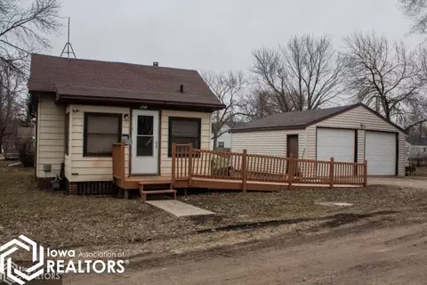 521 4th Ave SW, Hampton, IA 50441 photo 1