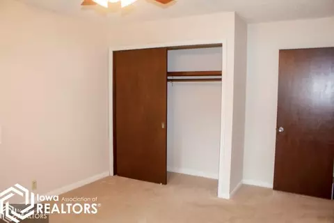 927 2nd St NE, Hampton, IA 50441 photo 8