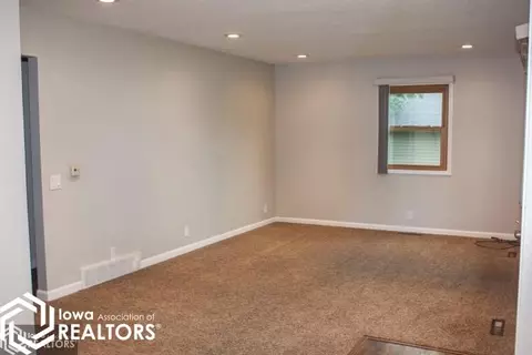 927 2nd St NE, Hampton, IA 50441 photo 6