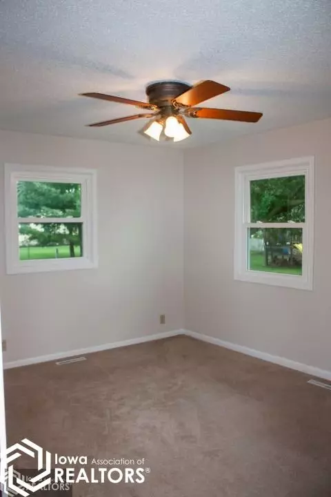 927 2nd St NE, Hampton, IA 50441 photo 7