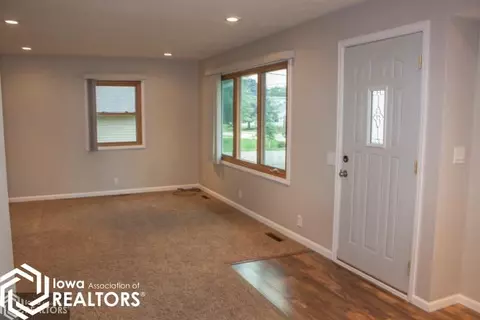 927 2nd St NE, Hampton, IA 50441 photo 5