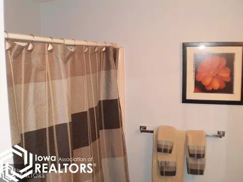 716 3rd Ave SE, Hampton, IA 50441 photo 9