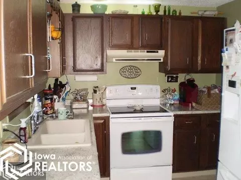 716 3rd Ave SE, Hampton, IA 50441 photo 2
