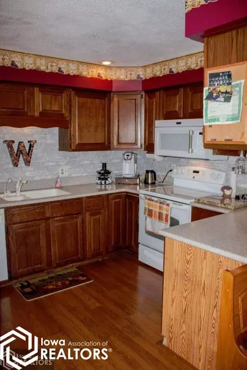 1645 Dorell Dr, Hampton, IA 50441 photo 3