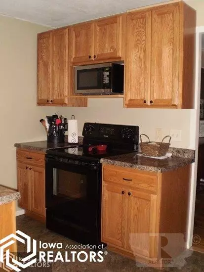 715 3rd Ave SE, Hampton, IA 50441 photo 2