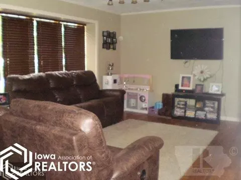 715 3rd Ave SE, Hampton, IA 50441 photo 8