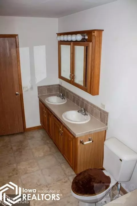 1486 Olive Ave, Hampton, IA 50441 photo 8