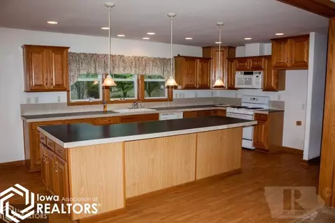 1486 Olive Ave, Hampton, IA 50441 photo 2