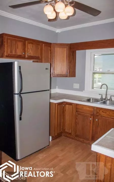 314 1st St NW, Hampton, IA 50441 photo 4