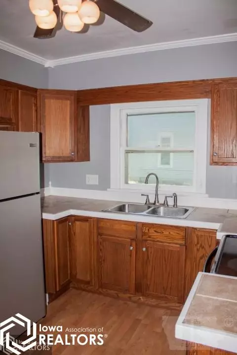314 1st St NW, Hampton, IA 50441 photo 3