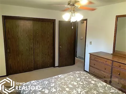 218 9th Pl NW, Hampton, IA 50441 photo 9