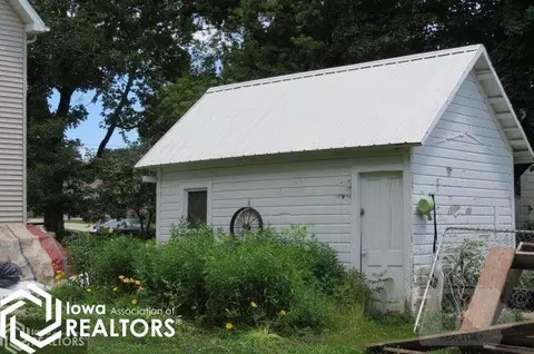 303 5th Ave NE, Hampton, IA 50441 photo 21