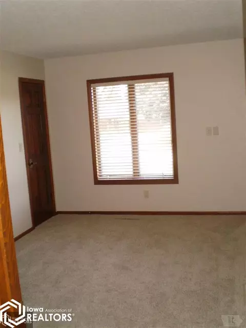 321 18th Ave NE, Hampton, IA 50441 photo 32