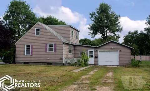 620 7th St SW, Hampton, IA 50441 photo 2