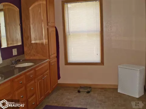 221 3rd St SE, Hampton, IA 50441 photo 19