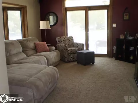 221 3rd St SE, Hampton, IA 50441 photo 8