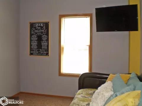 221 3rd St SE, Hampton, IA 50441 photo 13