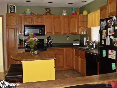 221 3rd St SE, Hampton, IA 50441 photo 5