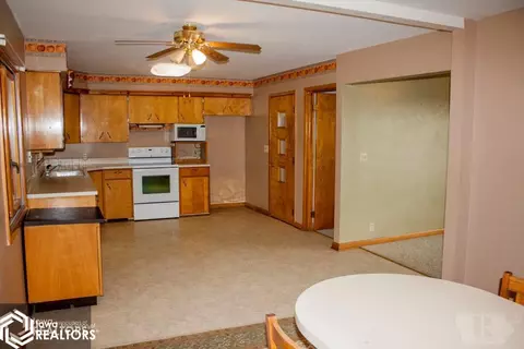 4 Windsor Blvd, Hampton, IA 50441 photo 6
