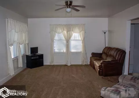 924 4th NE, Hampton, IA 50441 photo 2