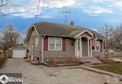 924 4th NE, Hampton, IA 50441 photo 1